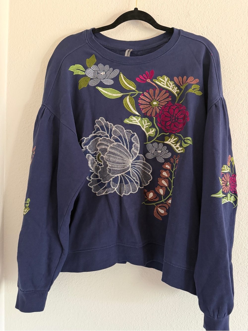 Anthropologie Sweatshirt Crew Neck Embroidered Floral Blue - Picture 2 of 5